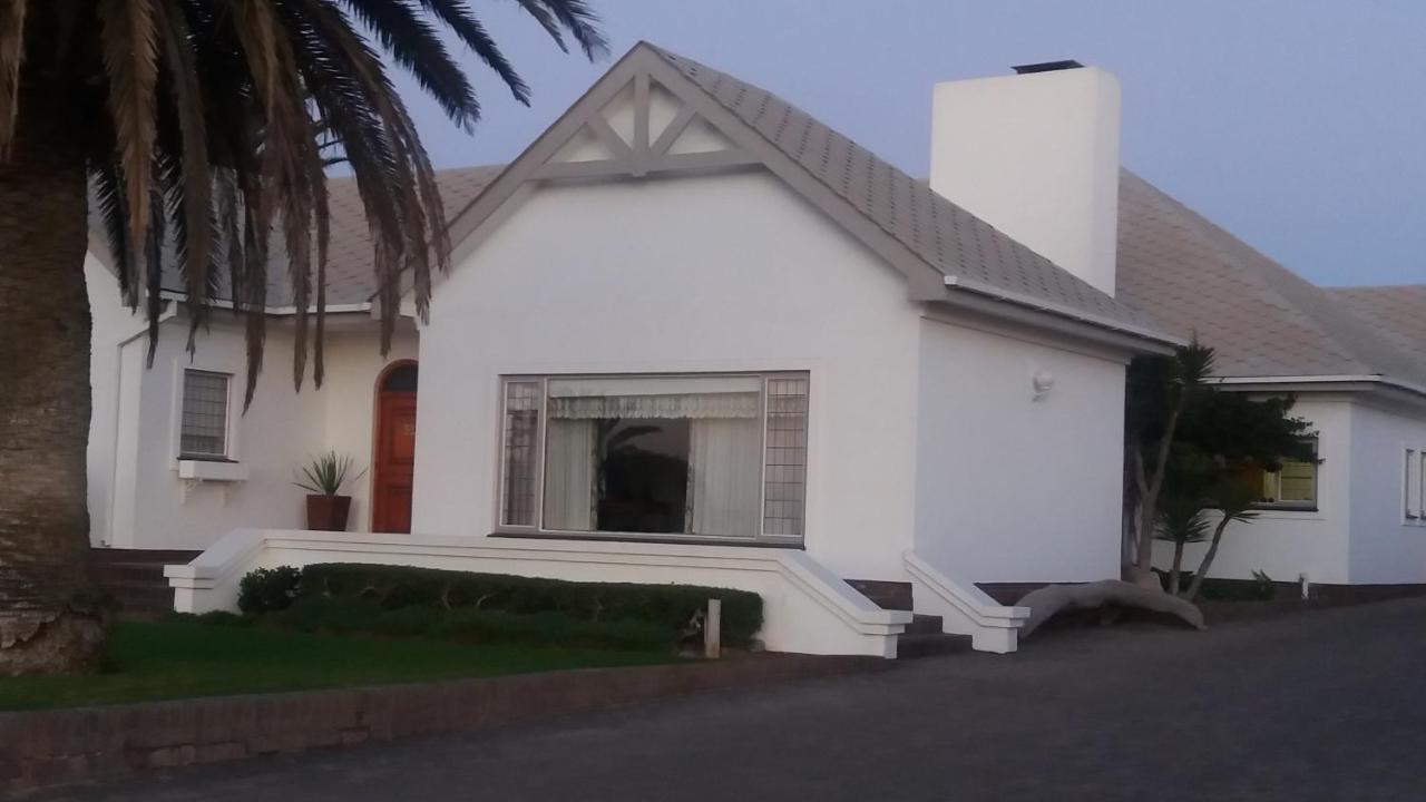 Haus Schaaf B&B Walvis Bay Bagian luar foto