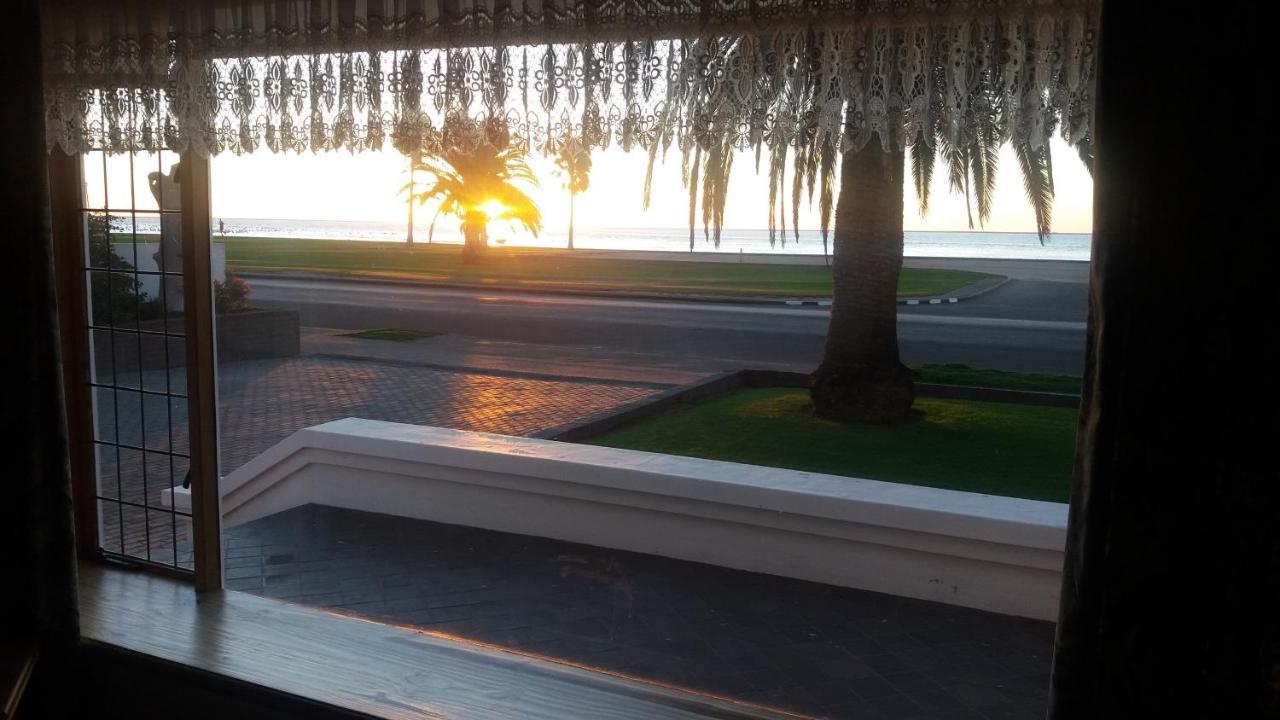 Haus Schaaf B&B Walvis Bay Bagian luar foto